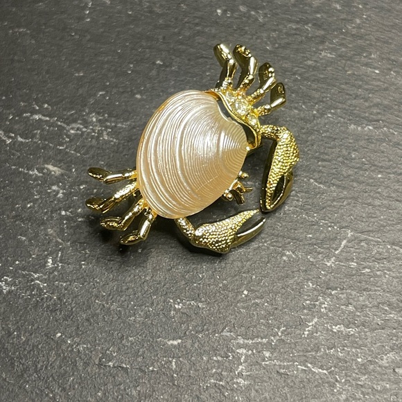 Vintage Gold Crab Brooch Nautical Beach Pin Rhinestone - Picture 4 of 8